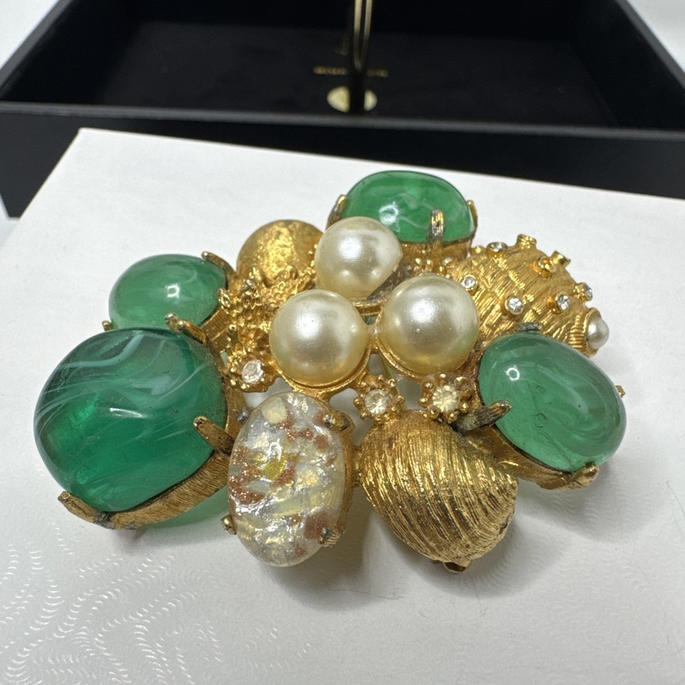 Vintage DeNicola Green Cabochon Gripoix Glass Goldtone Brooch